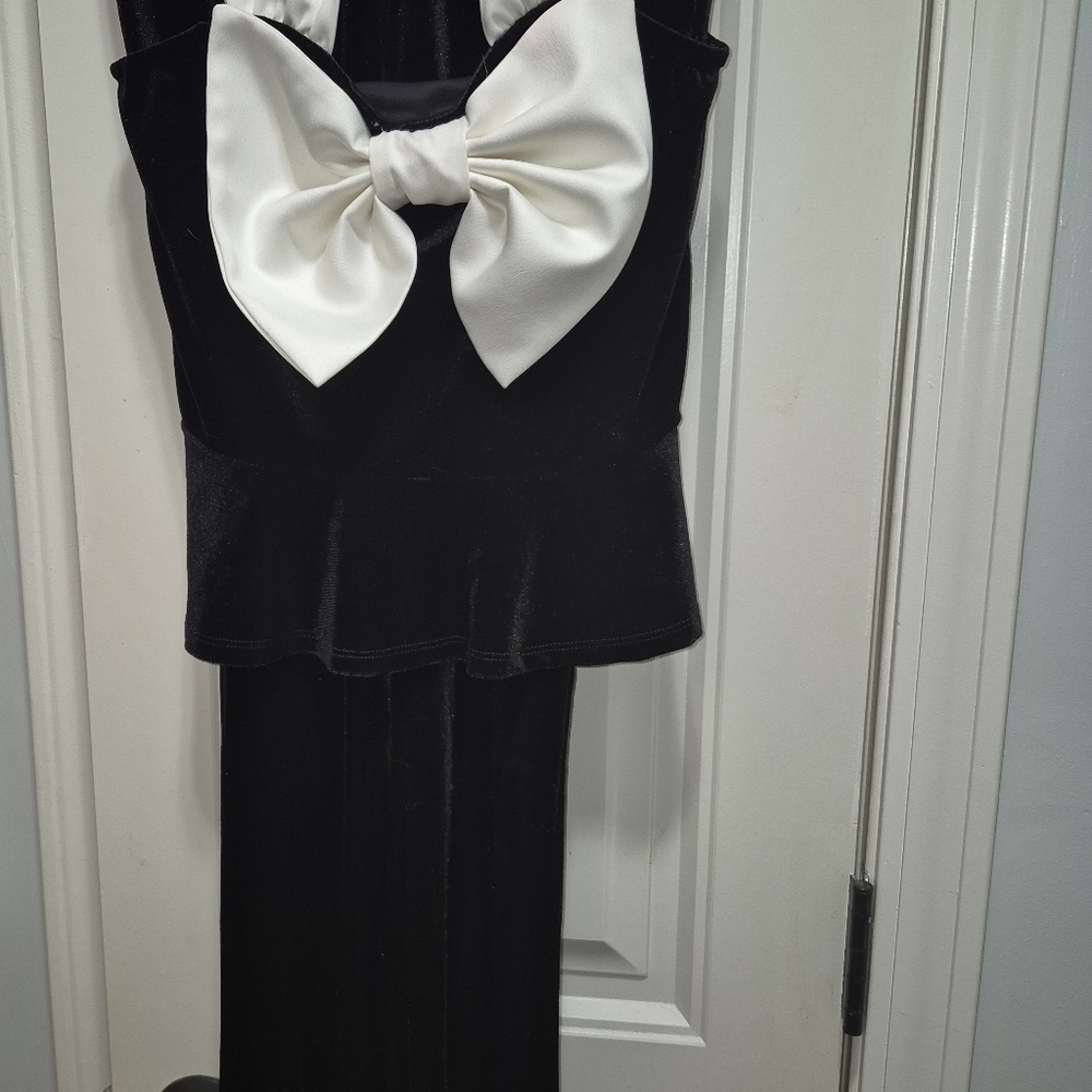 Two piece Christmas Formal from Dillard’s. GB. Velvet Bow Tank Outfit - Picture 2 of 12